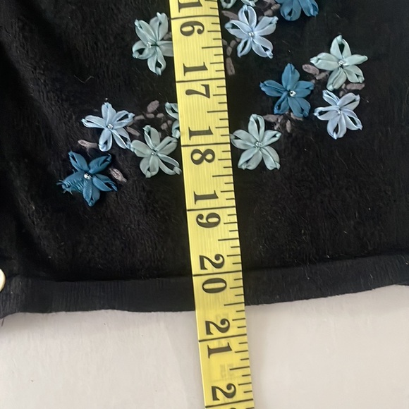 Vintage Covington Black Floral Detail Cardigan Sweater Size Petite Small - Picture 5 of 6